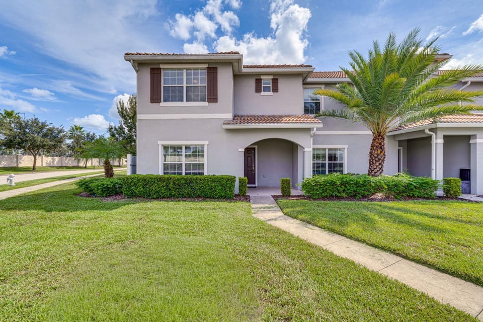 7 Mi Walt Disney World! Family Gem w/ Private Pool House in Kissimmee