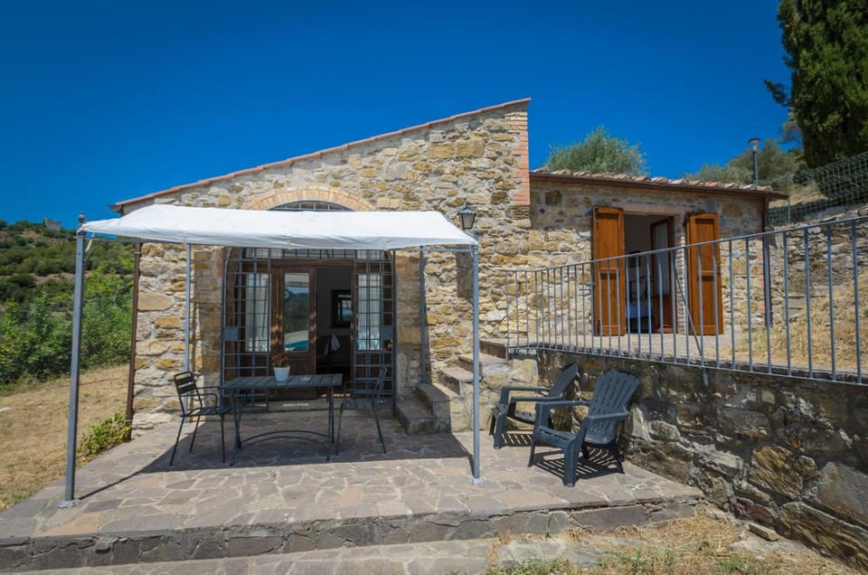 Property building, Patio, Facade/entrance