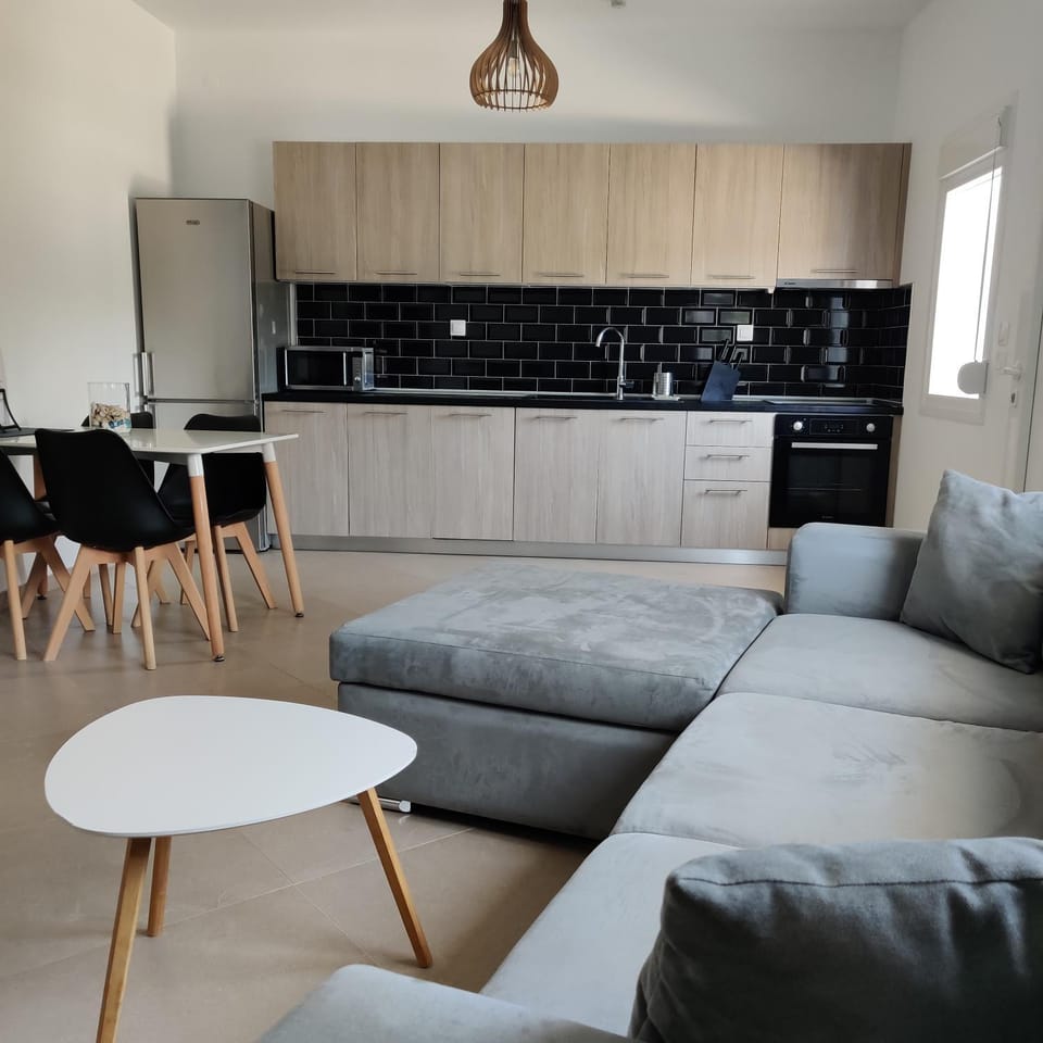 Living room, Dining area, kitchen
