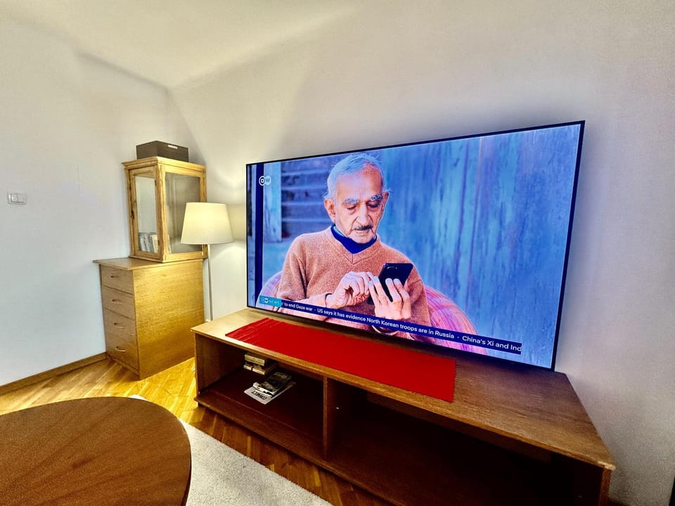 OLD TOWN Best View WiFi 300 Mb/s Huge screen Netflix AppleTV AmazonTV Apartment in Warsaw