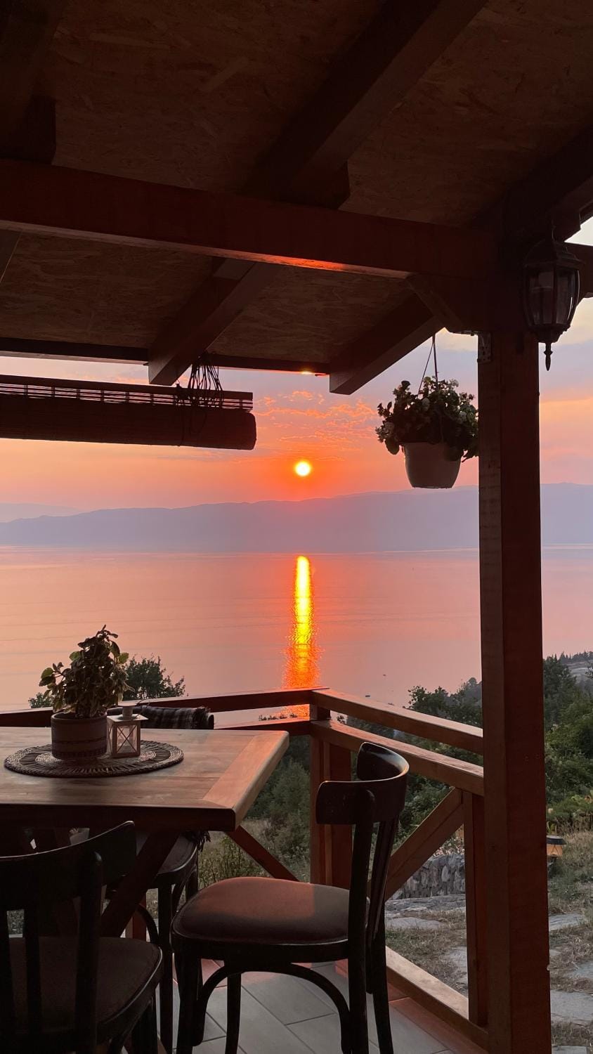 Sunset House Apartment in Municipality of Ohrid, North Macedonia