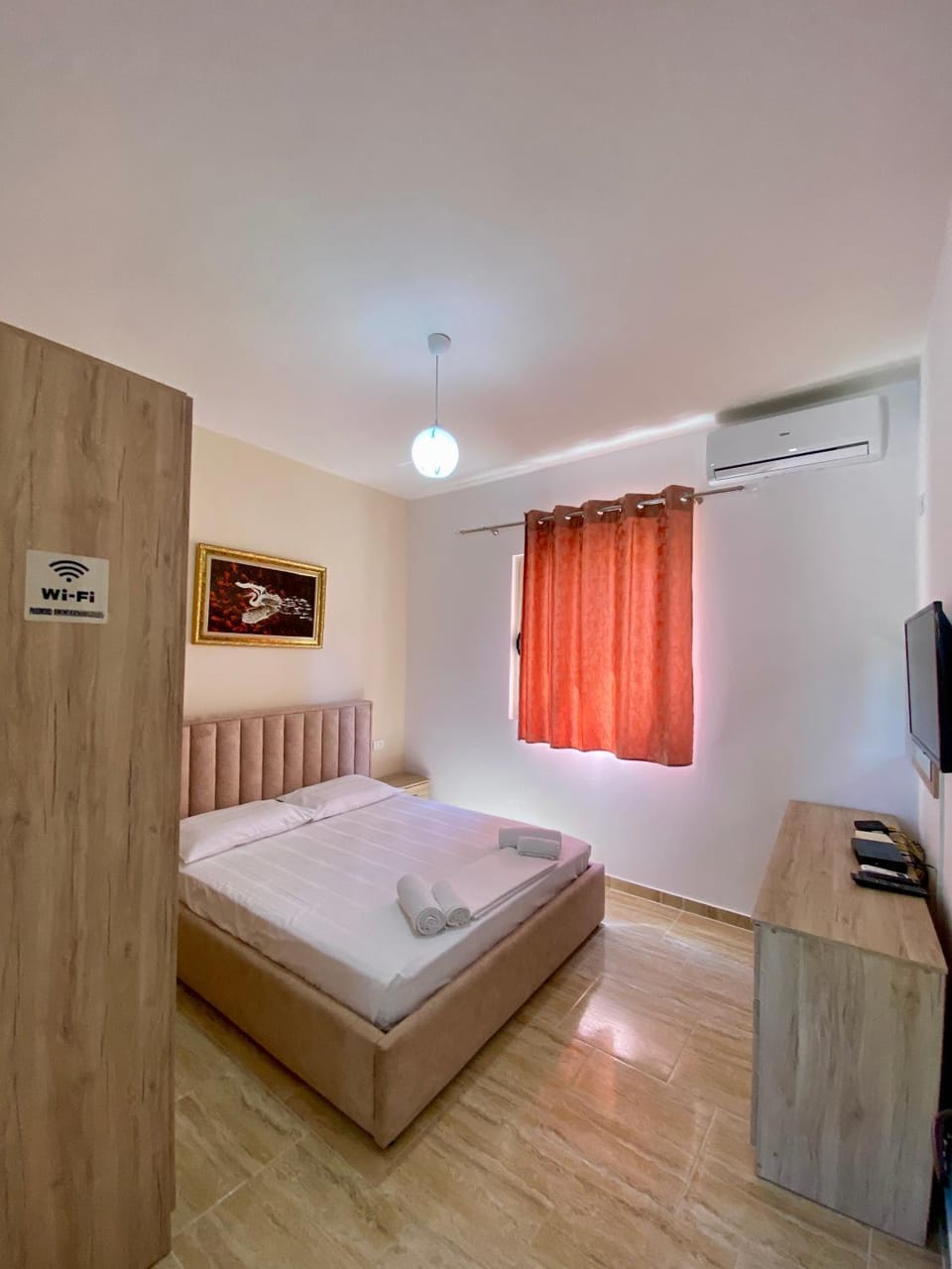 Bed, TV and multimedia, Bedroom, air conditioner