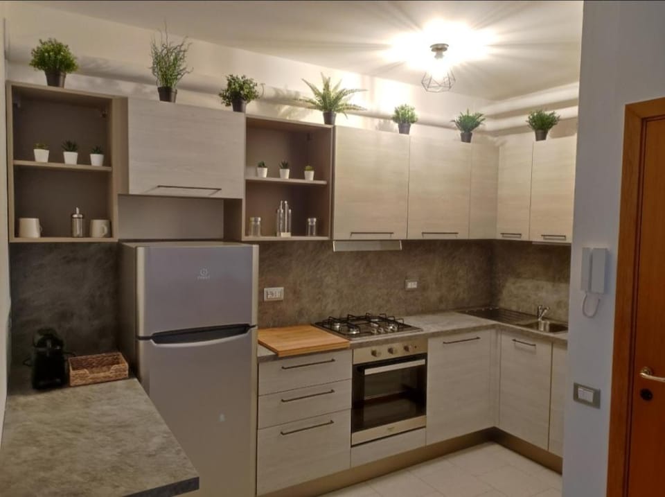 Property building, Kitchen or kitchenette, kitchen