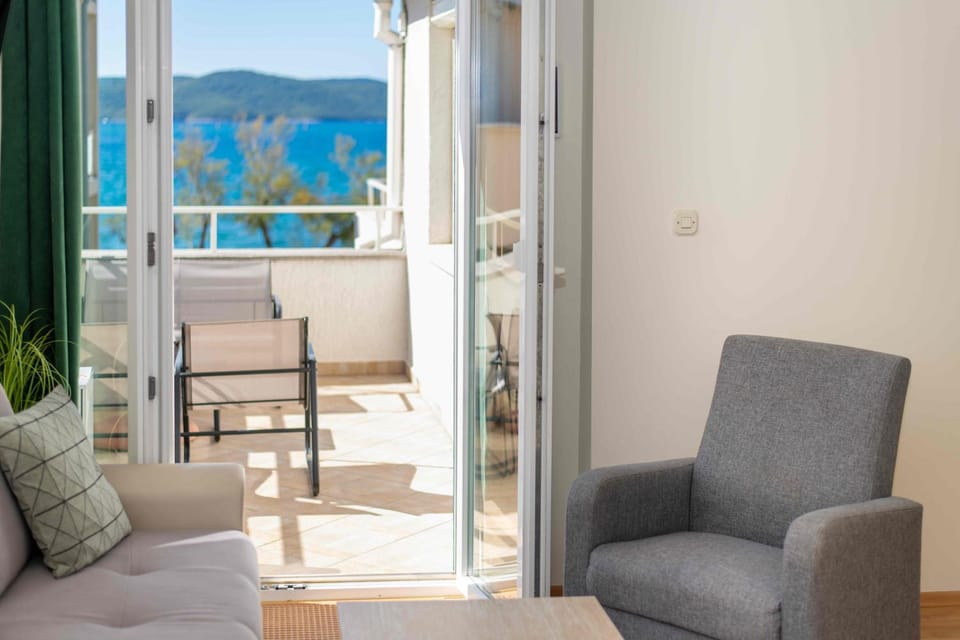 Balcony/Terrace, Living room, Sea view, Sunset