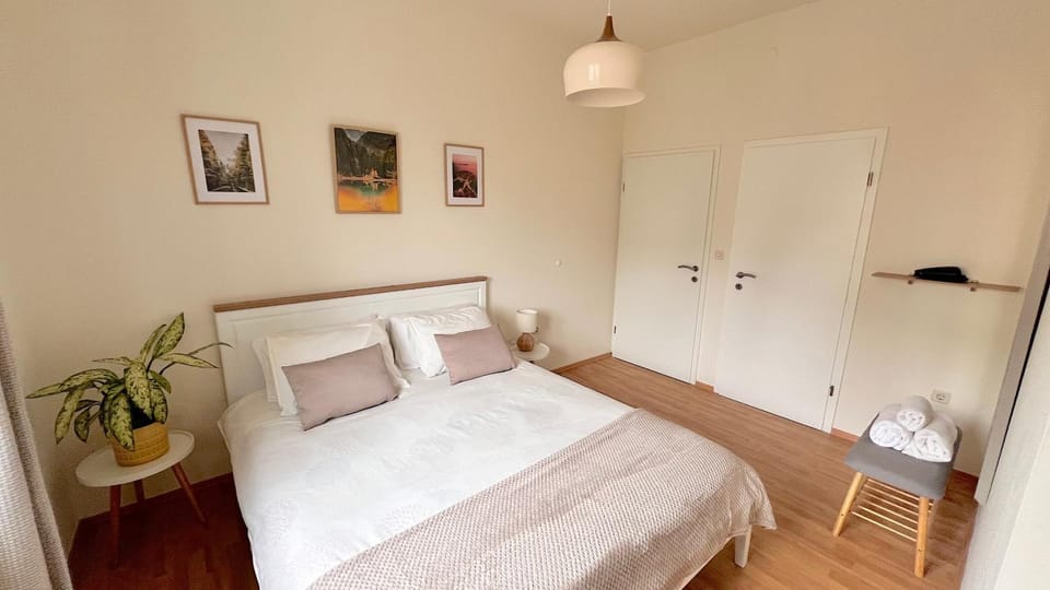 Bed, Bedroom, wardrobe