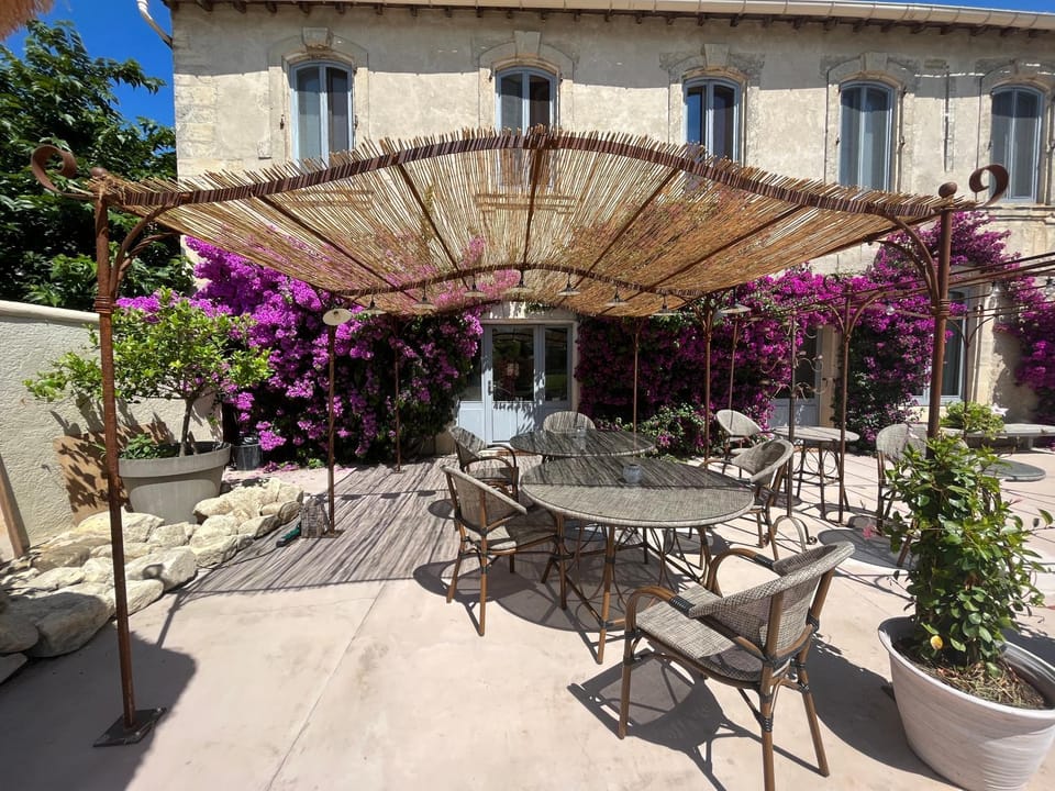 Maison Tara verte au Mas Montredon Bed and Breakfast in Arles