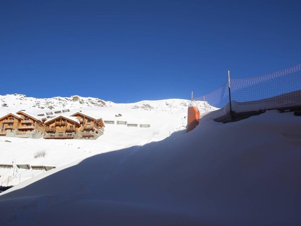 Appartement rénové chaleureux et moderne, 120m², 10-12 pers, accès direct aux pistes, stationnement inclus - FR-1-545-20 Apartment in Val Thorens