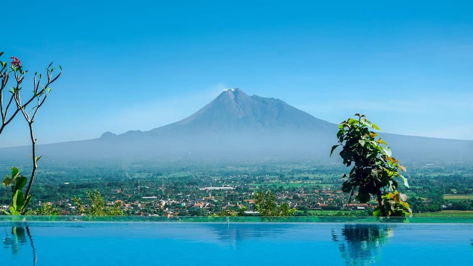 Natural landscape, Mountain view, Pool view, Swimming pool