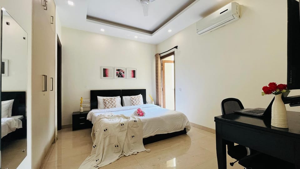 Bed, Photo of the whole room