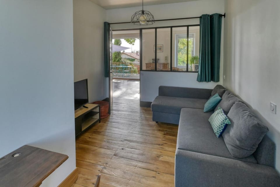Communal lounge/ TV room, TV and multimedia