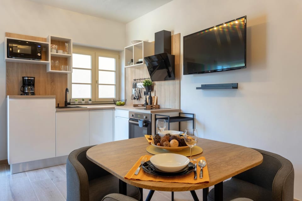 TV and multimedia, Dining area