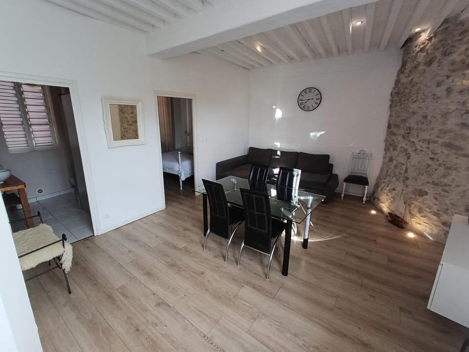 Au Thiernois Apartment in Thiers