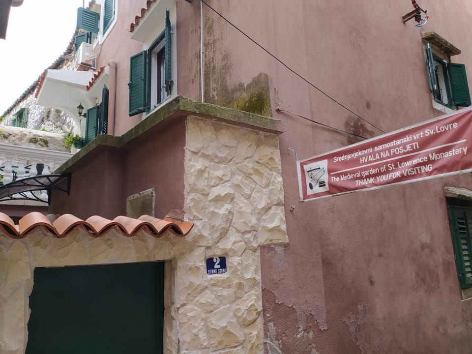 Old stone house St Lawrence in the heart of Sibenik's old town Apartment in Šibenik