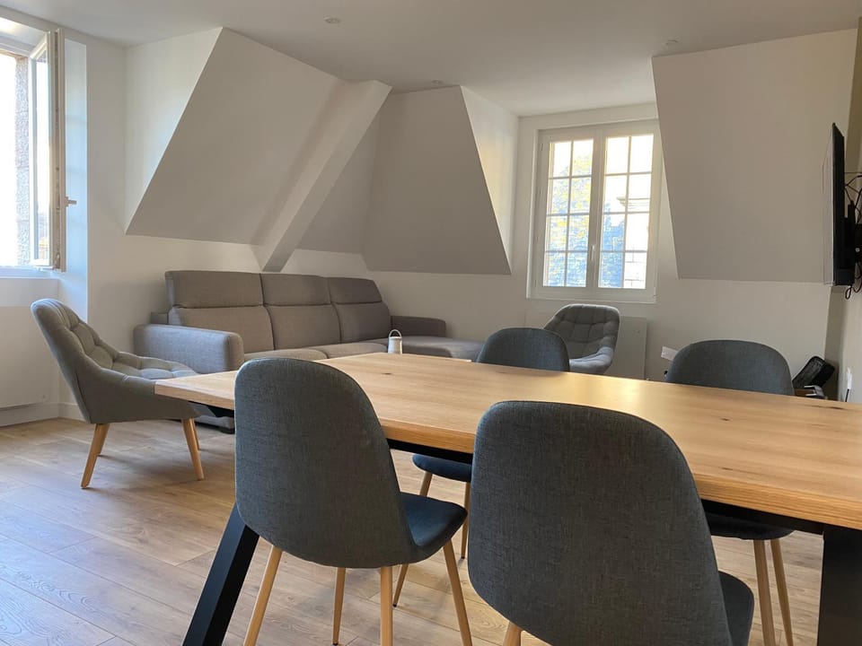 Dining area, Meals