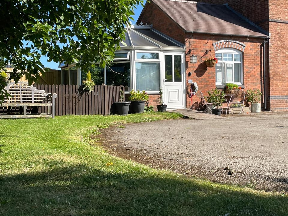 Nanny Goat Rest At Ashlands Farm Vacation rental in East Staffordshire District