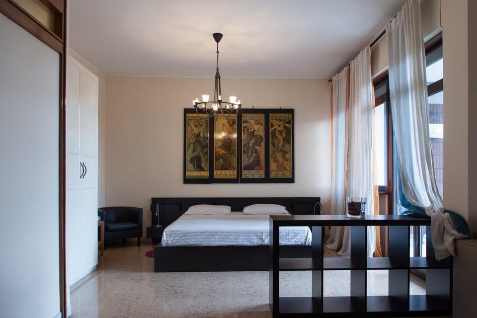 Other, Photo of the whole room, Decorative detail, Bedroom