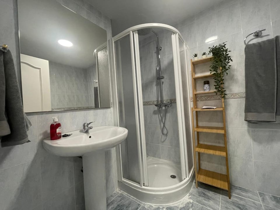 Shower, Bathroom
