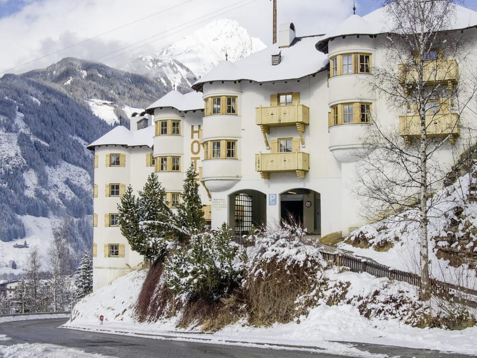 Property building, Winter