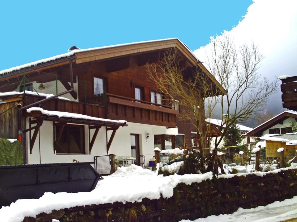 Property building, Winter