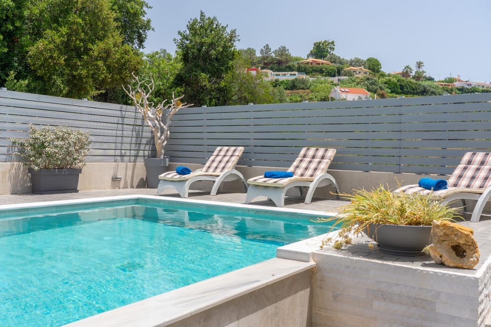 Swimming pool, sunbed