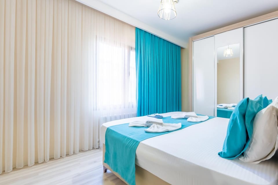 Bed, Bedroom, towels, wardrobe