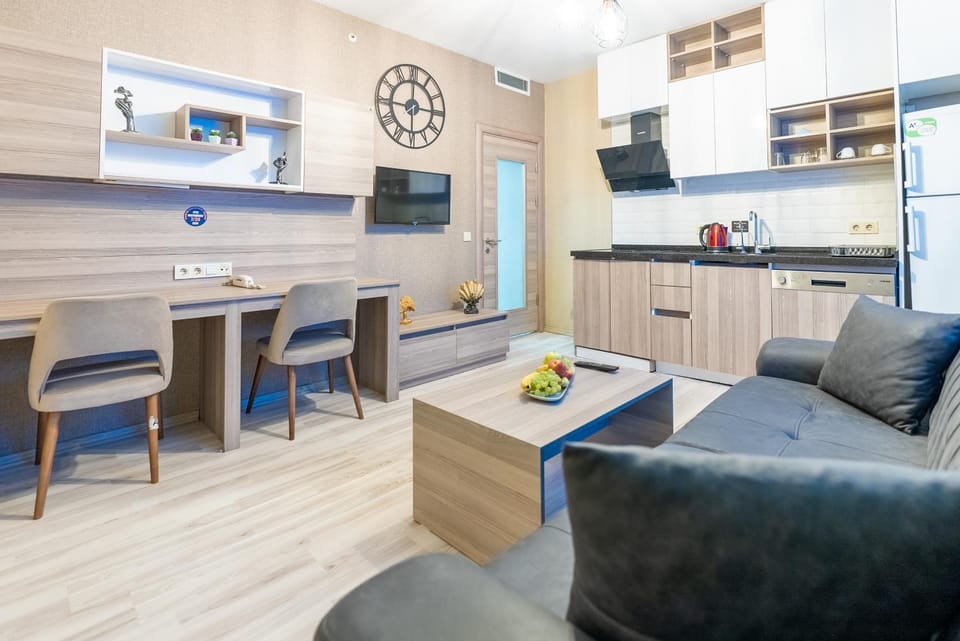 Kitchen or kitchenette, Living room, Seating area, Dining area, stove