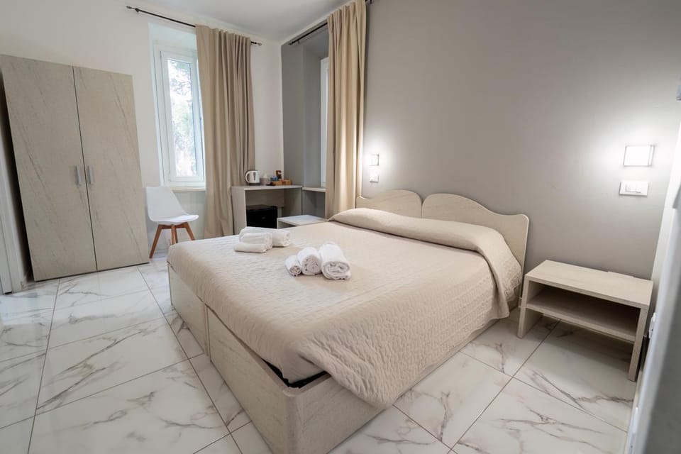 Bedroom, air conditioner