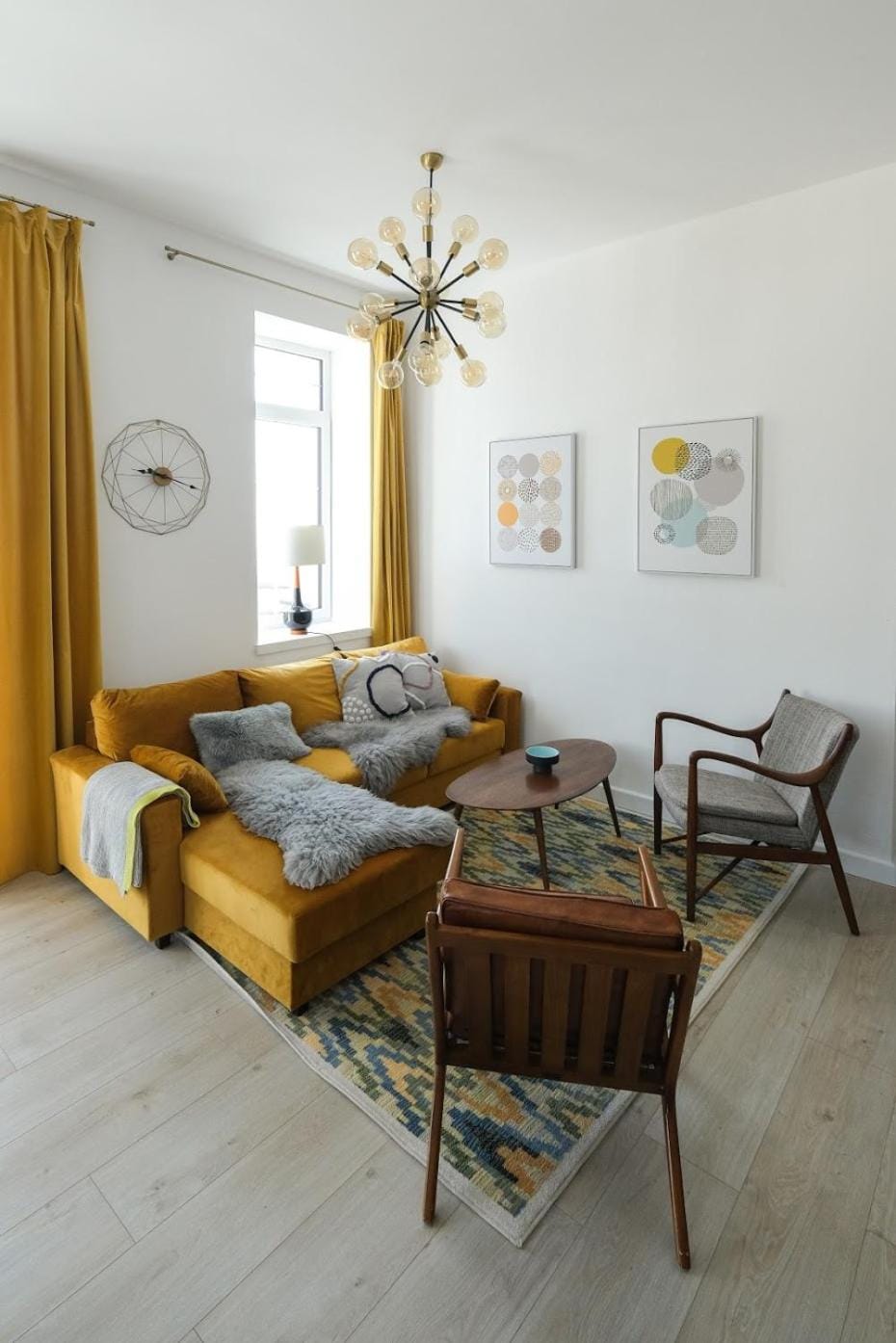 Living room, Seating area