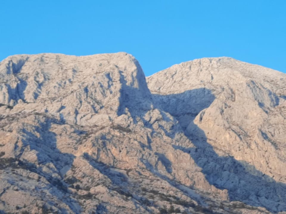 Nearby landmark, Day, Natural landscape, Mountain view