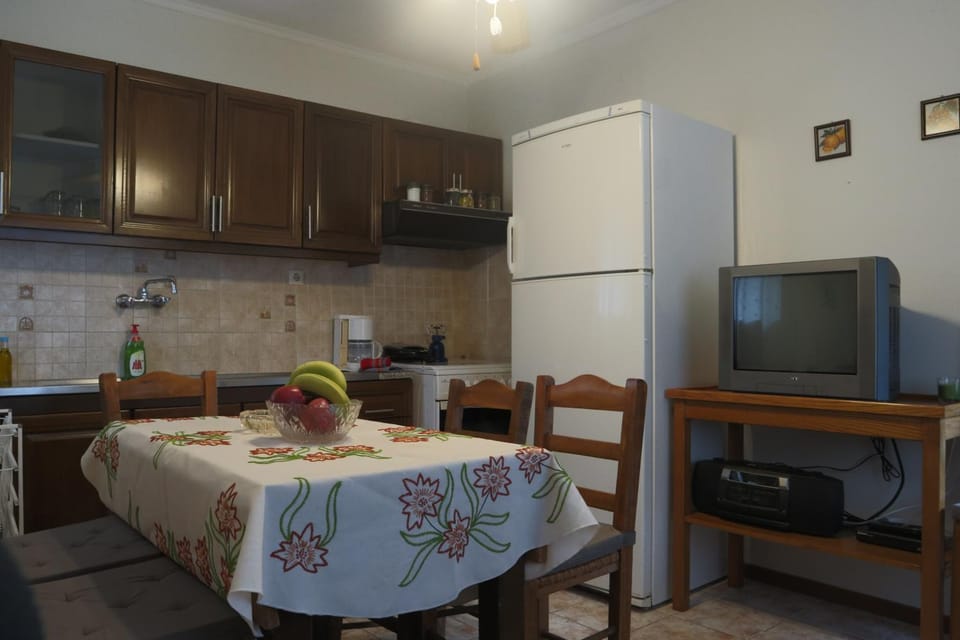 House of Monachogios, Agios Fokas, Monemvassia Apartment in Islands