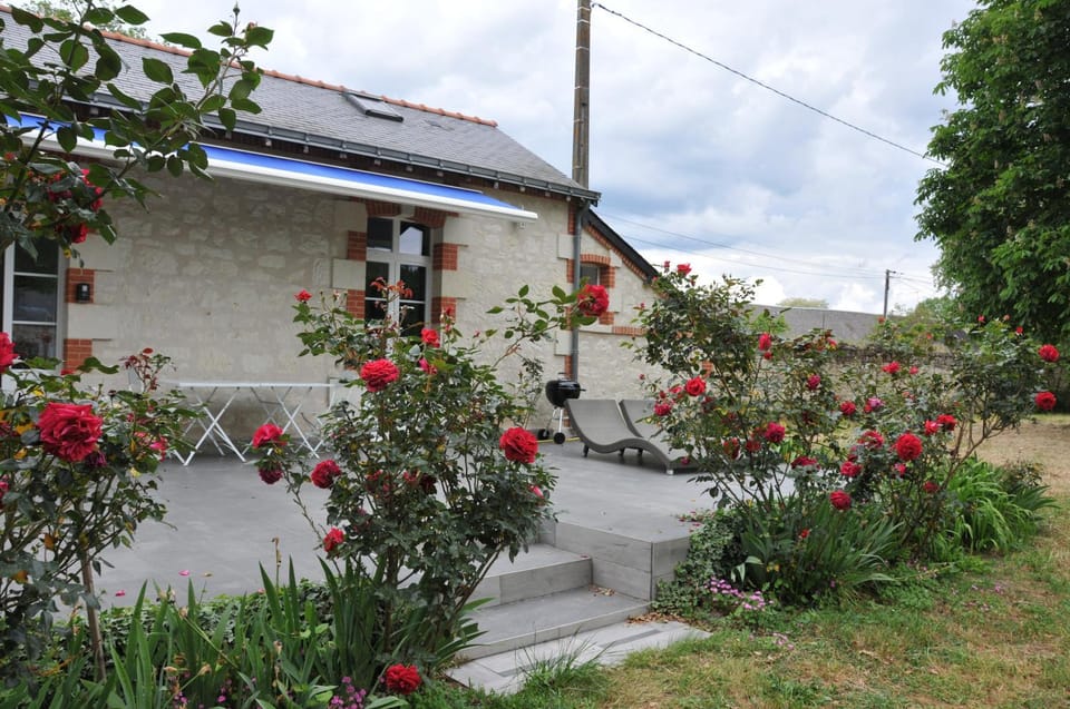 PETITE MAISON des ROSES - GITE 2 Personnes House in Pays de la Loire