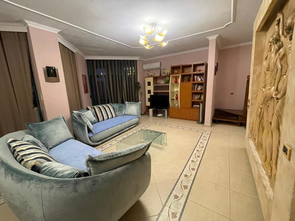 Library, Living room, Seating area