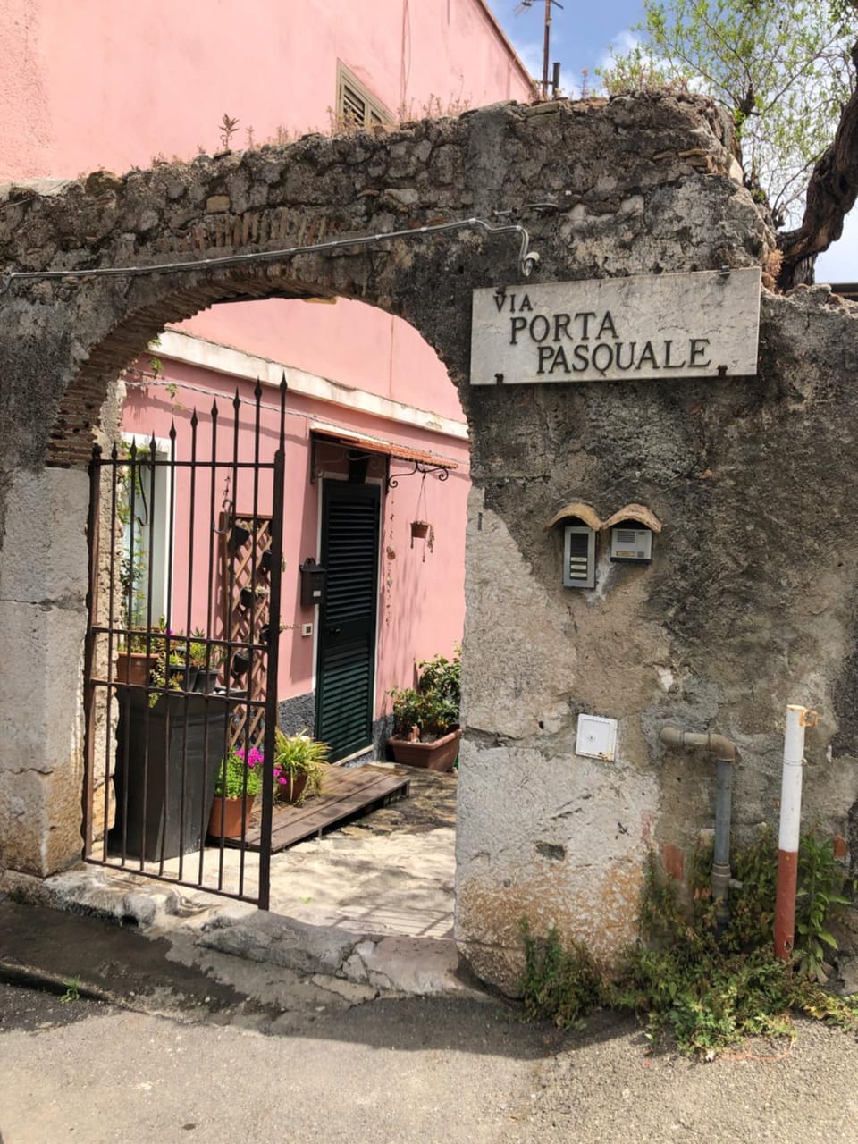 Property building, Facade/entrance