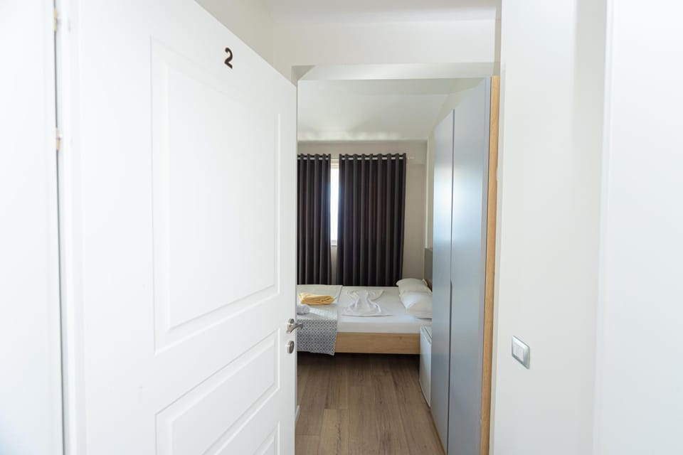 Bed, Bedroom, towels, wardrobe