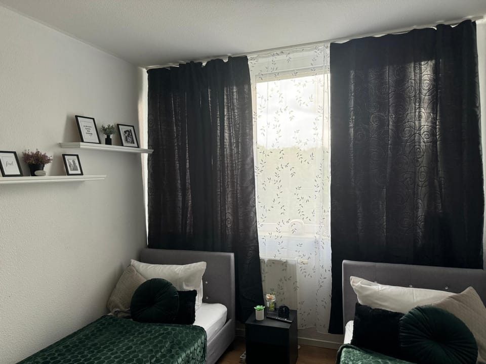 Bed, Living room, Photo of the whole room