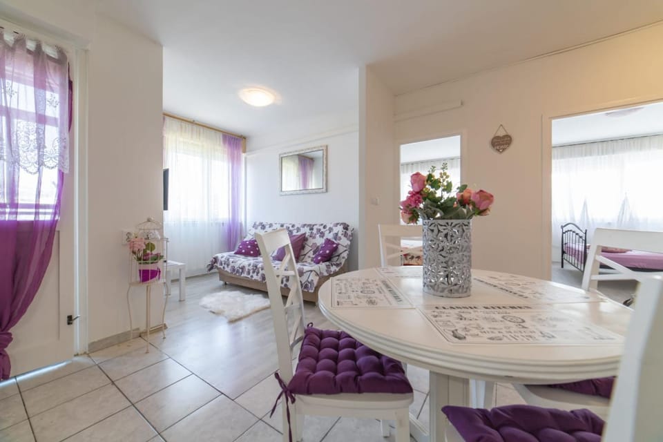 Strawberry Apartment in Split