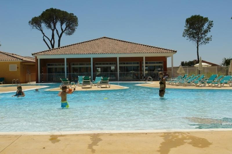 Maison climatisée avec piscine chauffée House in Calvisson