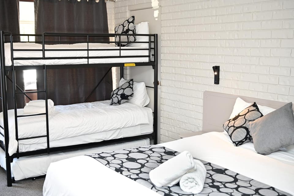 Bed, bunk bed