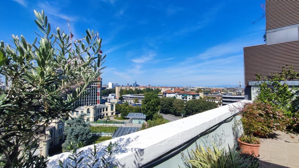 Property building, Day, City view