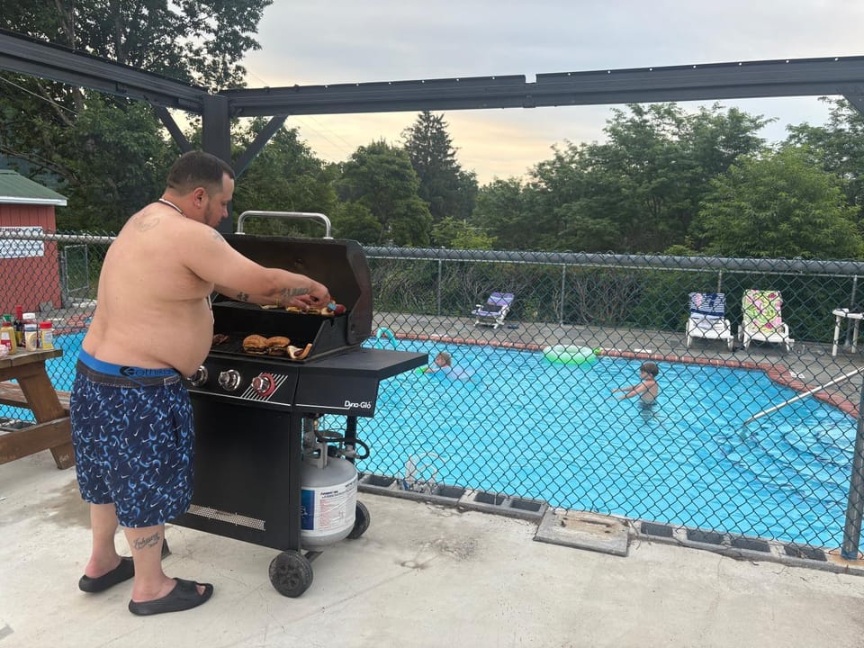 BBQ facilities, Swimming pool