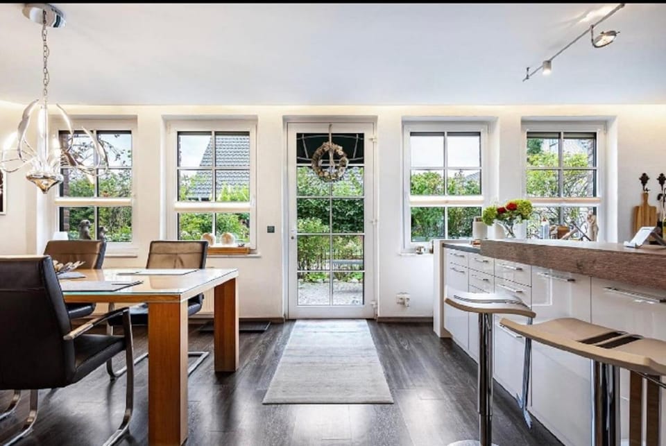 Dining area, kitchen