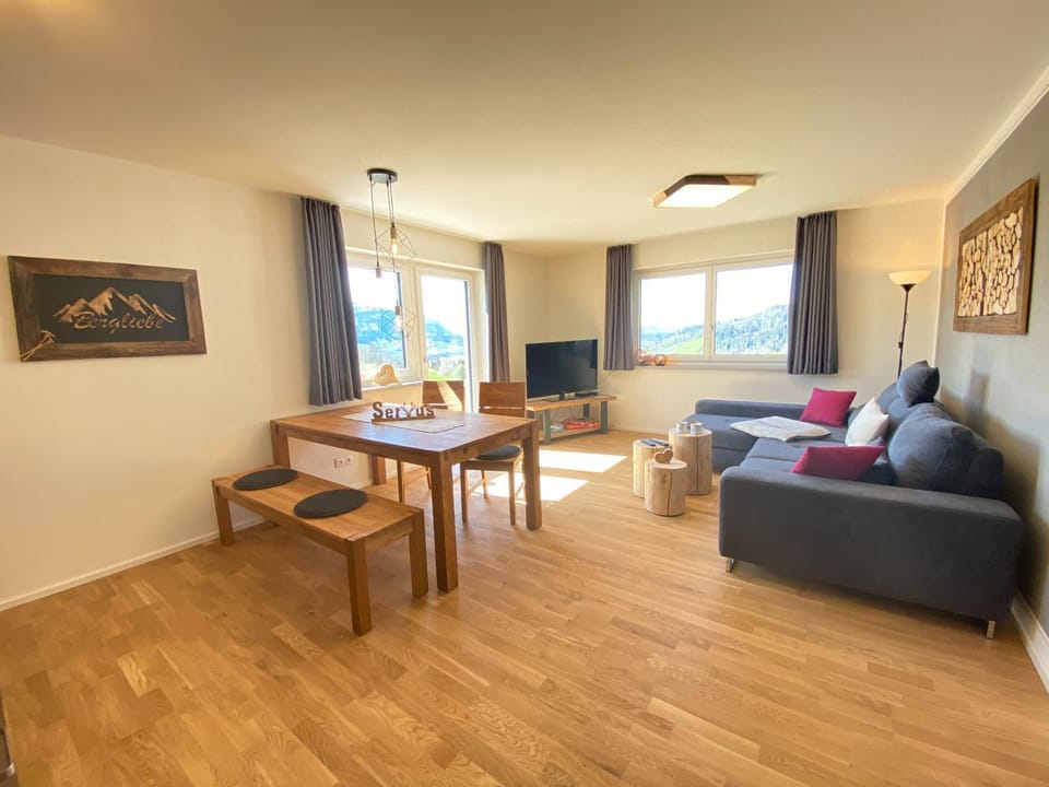 Living room, Seating area, Dining area