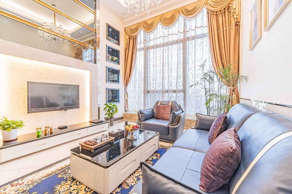 Living room, Photo of the whole room, Decorative detail