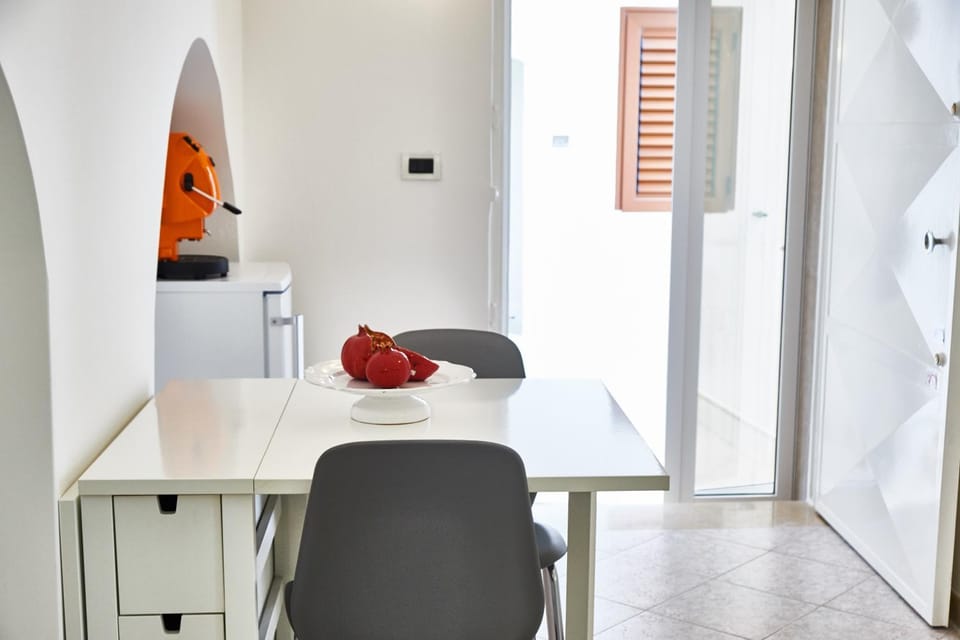 Coffee/tea facilities, Dining area