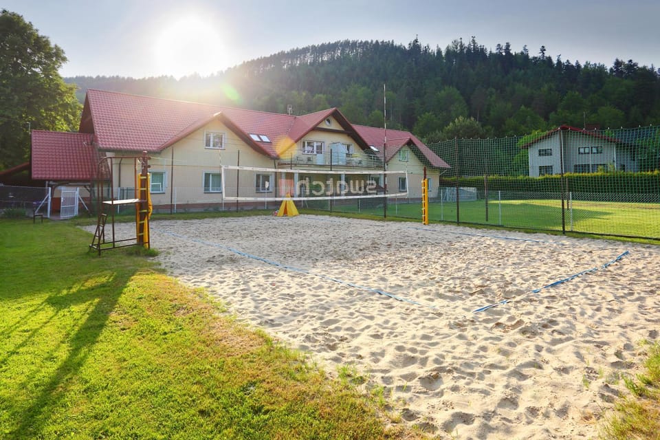 Property building, Neighbourhood