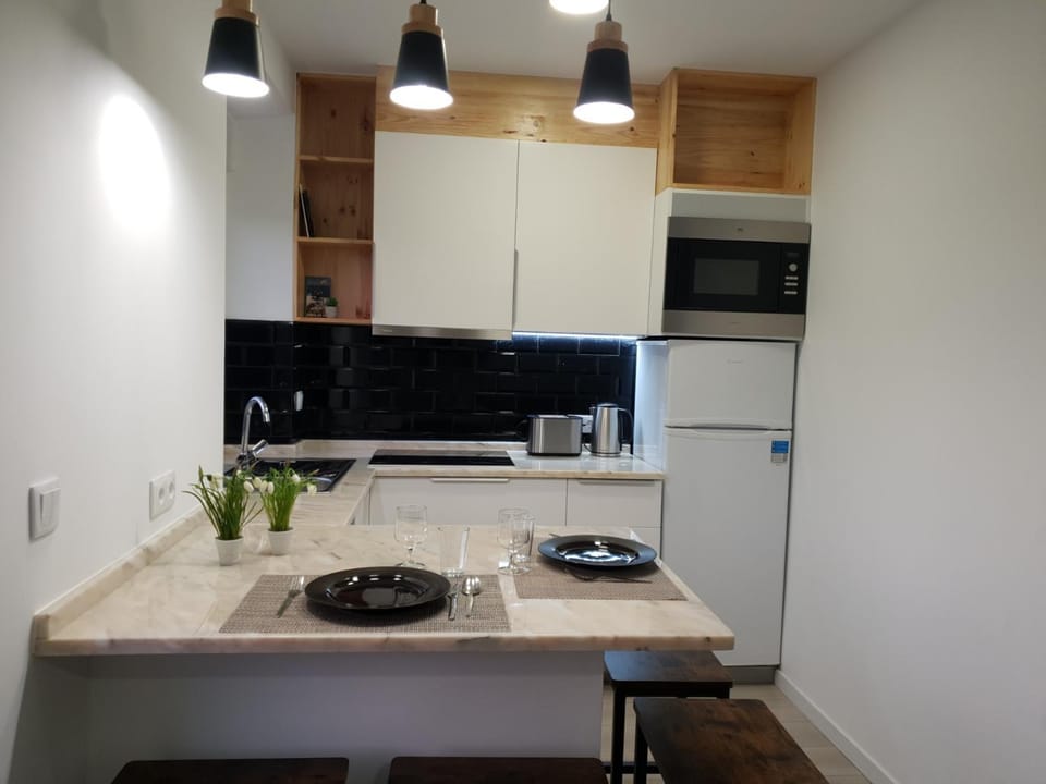 Kitchen or kitchenette, Dining area, Communal kitchen, kitchen