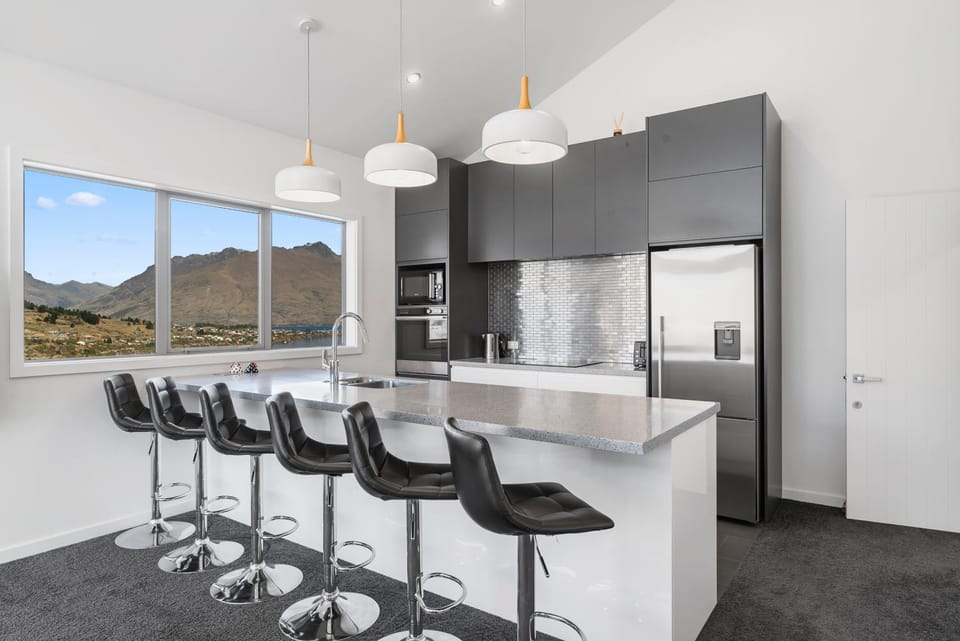 MODERN ALPINE LIVING WITH SPECTACULAR VIEW Apartment in Queenstown