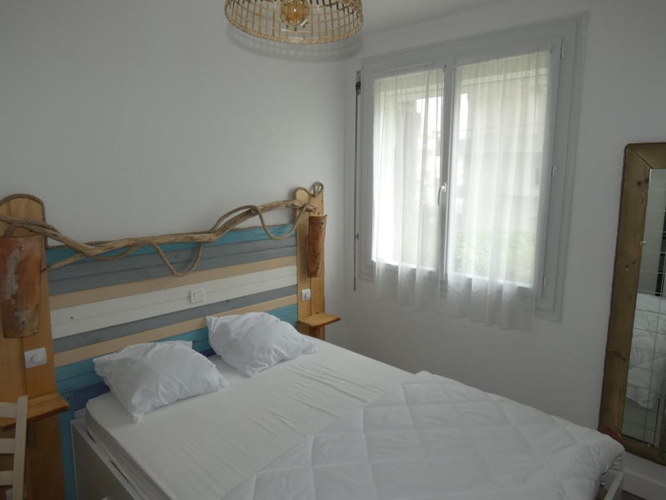 Appartement T3 en centre-ville avec terrasse et parking privé à Royan - FR-1-71-90 Apartment in Royan