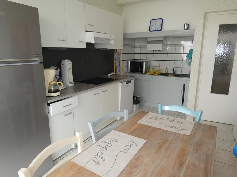 Appartement T3 en centre-ville avec terrasse et parking privé à Royan - FR-1-71-90 Apartment in Royan