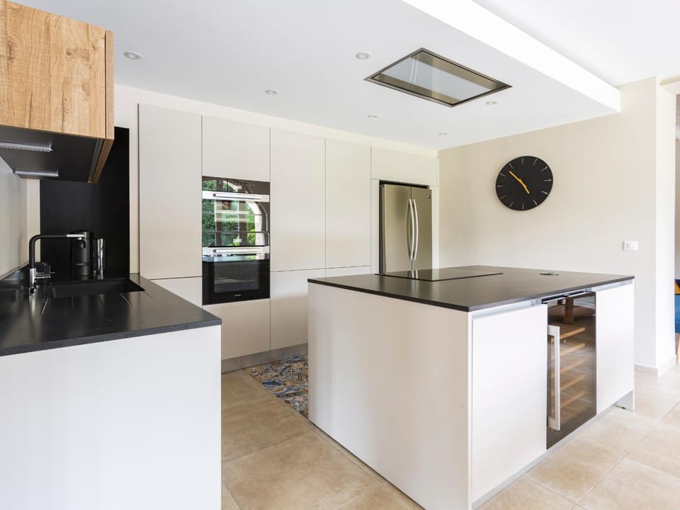 **Charmant Mas Rénové avec Piscine et Jardin au Cœur de la Provence!** House in Tarascon